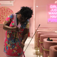 Observing humanity in motion - A colorful theatre of everday urban life