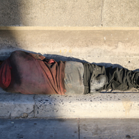 Observing humanity in motion - A colorful theatre of everday urban life