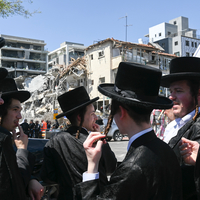 Witnessing the Ruins