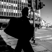 Elle s’habille d’ombre